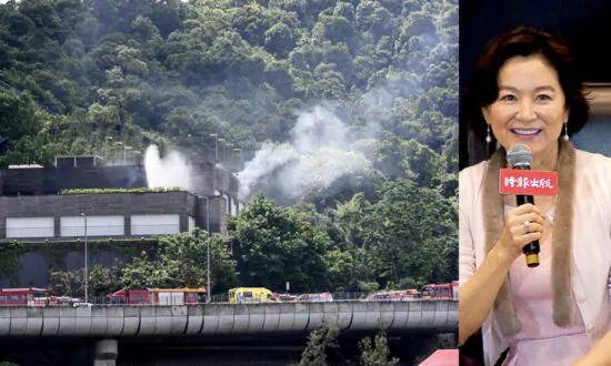 $1.4 Billion Mansion in Hong Kong in Flames for 8 Hours