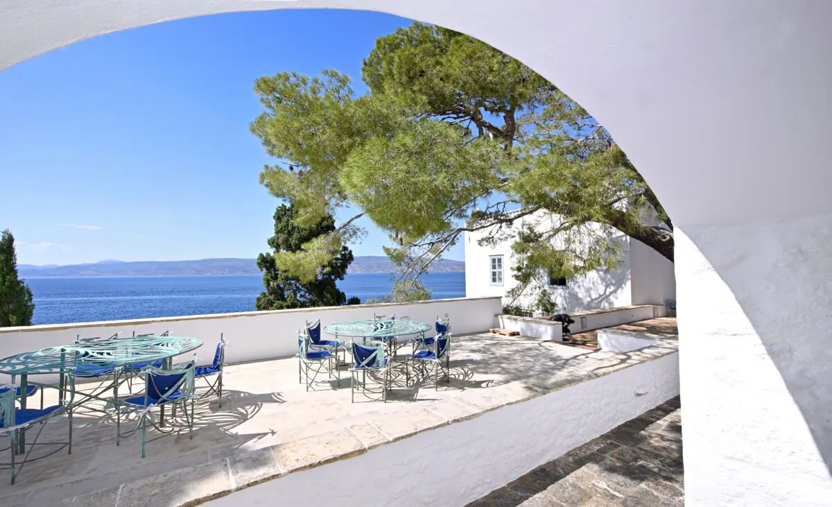 Cyana’s terraces and other outdoor spaces offer many al fresco dining, sunning, and entertaining possibilities. (Courtesy of Greece Sotheby's International Realty)