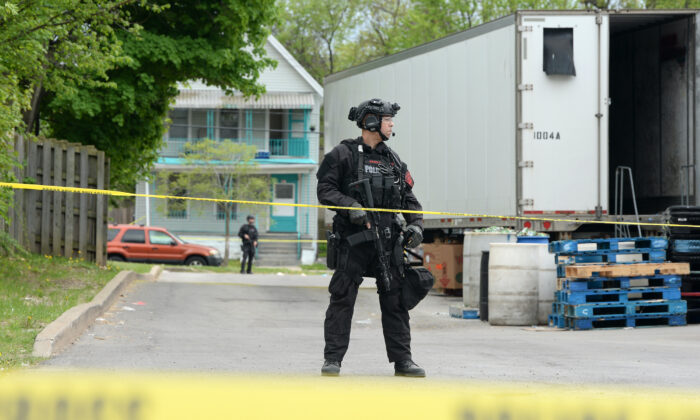 Buffalo Police on scene at a Tops Friendly Market in Buffalo, New York, on May 14, 2022. (John Normile/Getty Images)