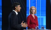 Truss and Sunak Vow to Curb Trade Unions’ Powers Ahead of Fresh Rail Strikes in UK