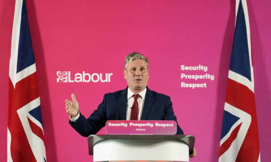 UK Labour Leader Pledges to Freeze Energy Bills by Extending Windfall Tax