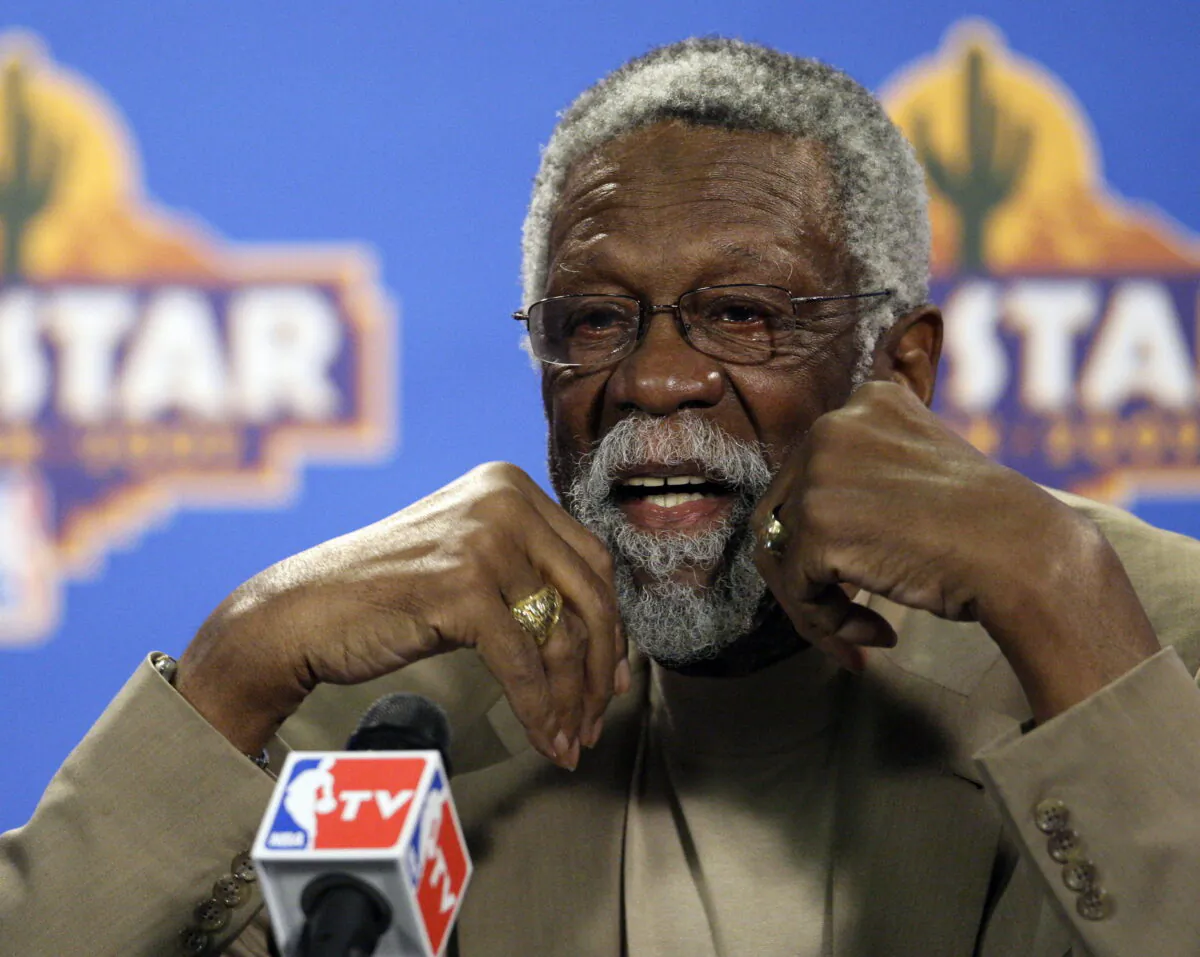 Former NBA great Bill Russell speaks during a news conference at the NBA All-Star basketball weekend in Phoenix on Feb. 14, 2009. (Matt Slocum/AP Photo)