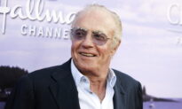 ‘The Godfather’ Actor James Caan Dies at 82; British Prime Minister Boris Johnson Resigns | NTD Evening News