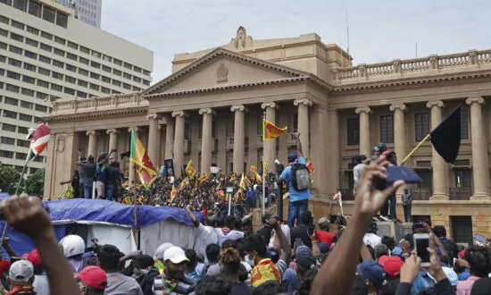 Sri Lanka Opposition Meets to Install New Government Amid Turmoil