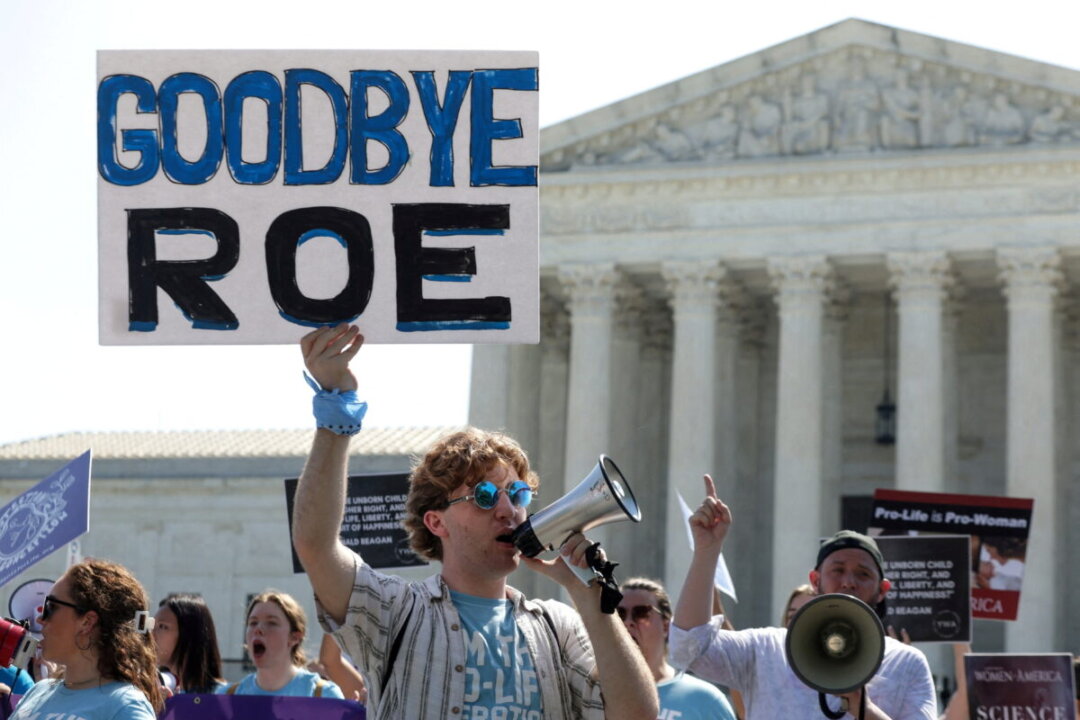 Arizona Judge Vacates 1973 Injunction, Restores Outright Abortion Ban