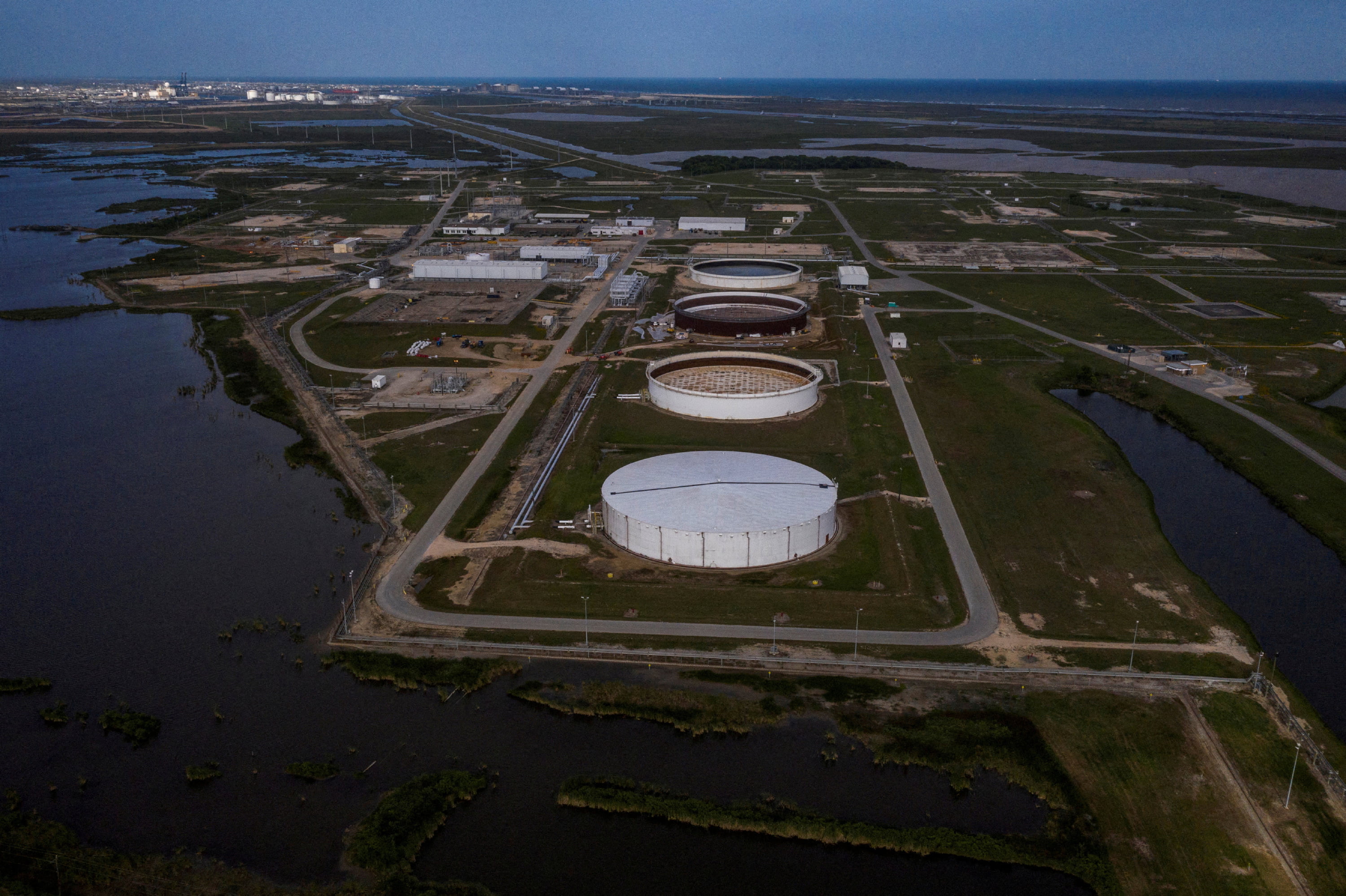 Oil From US Reserves Sent Overseas as Gasoline Prices Stay High - Vimarsana News