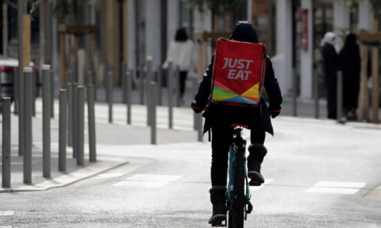 Amazon Teams up With Just Eat on US Food Delivery With Grubhub Investment