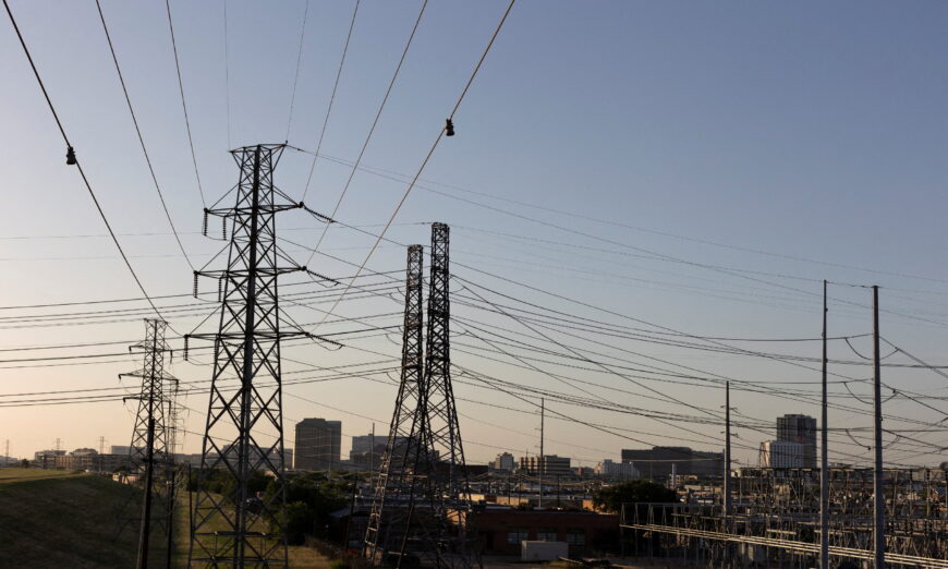 Federal regulator warns of decreasing electric grid reliability.
