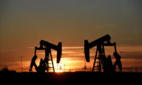 Oil Prices Dip in Pre-Thanksgiving Trade Ahead of OPEC+ Cuts