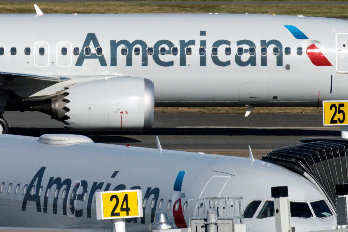 American Airlines flight 718, the first U.S. Boeing 737 MAX commercial flight since regulators lifted a 20-month grounding in Nov., lands at LaGuardia airport in N.Y., on Dec. 29, 2020. (Eduardo Munoz/Reuters)
