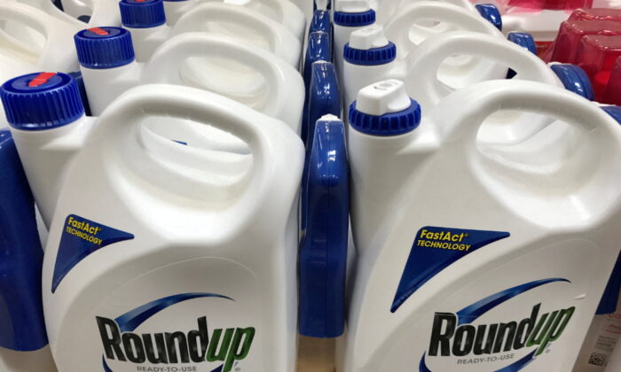 Monsanto Co.'s Roundup for sale in Encinitas, Calif., on June 26, 2017. (Mike Blake/Reuters)