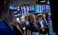 S&P 500, Nasdaq Open Lower as Social Media Stocks Weigh