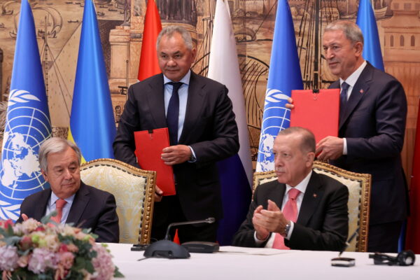 Lavrov ofrece garantías sobre suministros de cereales rusos en visita a El Cairo