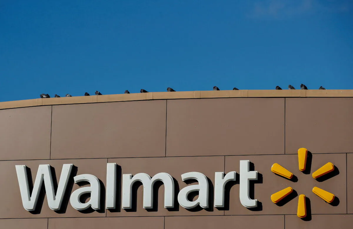 A Walmart store in Chicago, Ill., on Nov. 20, 2018. (Reuters/Kamil Krzaczynski