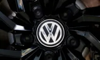 Volkswagen Keeps Outlook, Says Porsche IPO on Track
