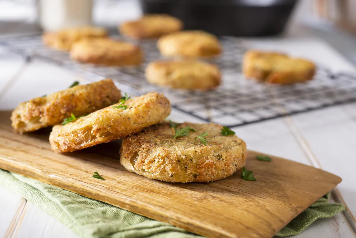 Southern-Fried Green Tomatoes (rudisill/E+ via Getty Images)