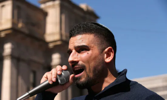 Rebel News Avi Yemini Gets Apology From Victoria Police After Wrongful Arrest During Protests