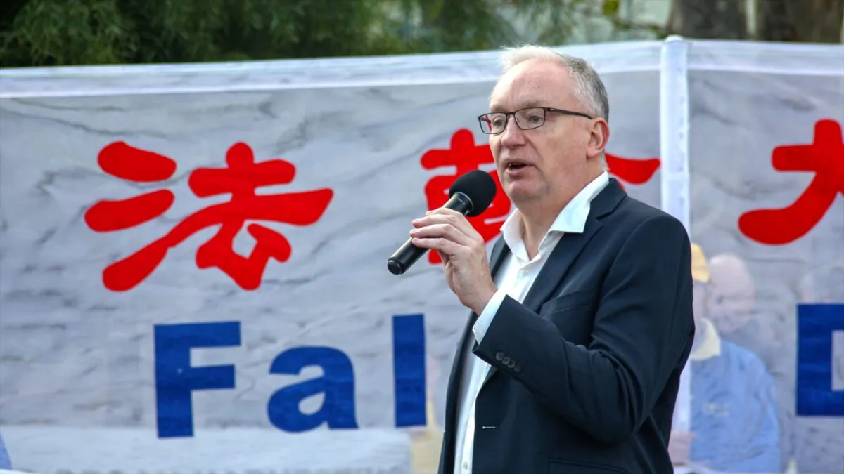 Libertarian MP David Limbrick speaks at a Falun Dafa rally in Melbourne, Australia on July 9, 2022. (Chen Ming/Epoch Times)