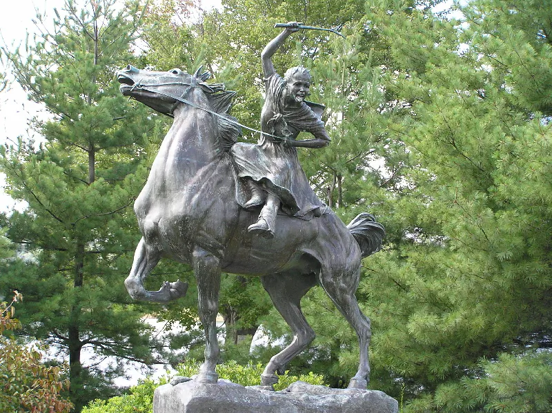  A monument of Sybil Ludington, by Anna Huntington, on
the shores of Lake Gleneida in Carmel, N.Y. (Public Domain)