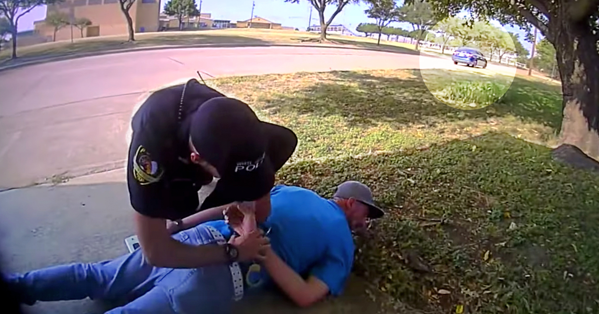 Bodycam Footage Shows Motorist Giving Officer a Lift to Pursue Suspected Car Thief, And They Catch Him - Vimarsana News