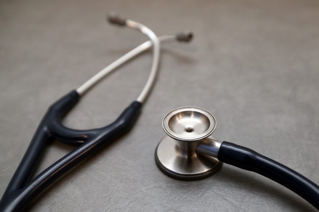 Australian teen in urgent need of a double lung transplant has been turned away by major hospitals. (Carl Court/Getty Images)
