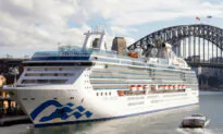 COVID-Hit Cruise Ship Docks in Sydney, Infected Not Allowed to Disembark