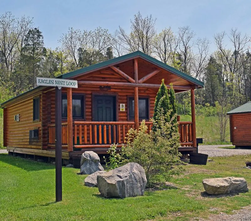 Cabins in Maryland. (Courtesy of journeyswithjenn.com)