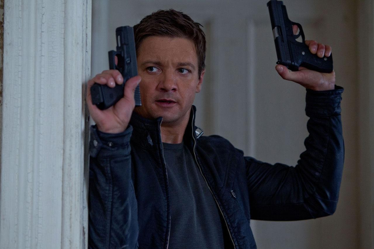 man with two pistols in THE BOURNE LEGACY