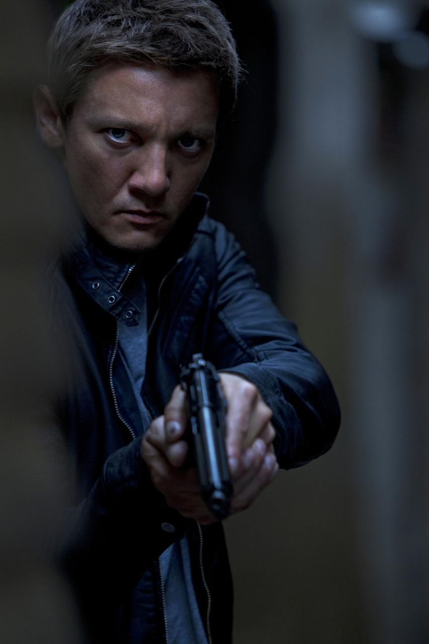 man with gun in THE BOURNE LEGACY