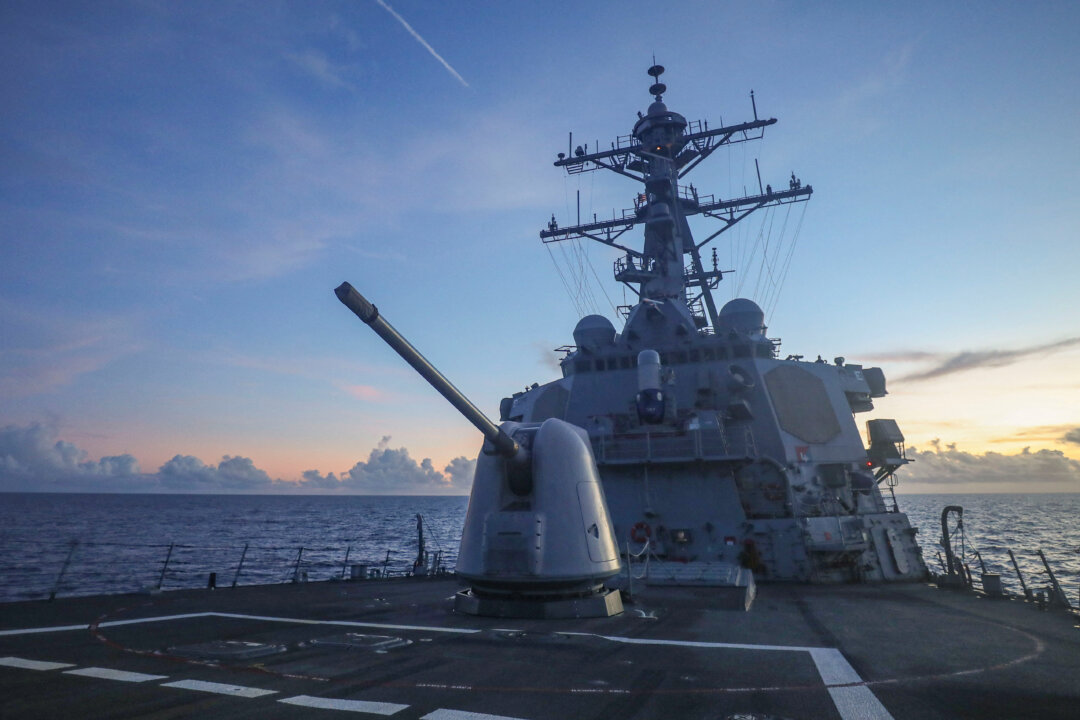 USS Benfold Lost Power for Days in South China Sea