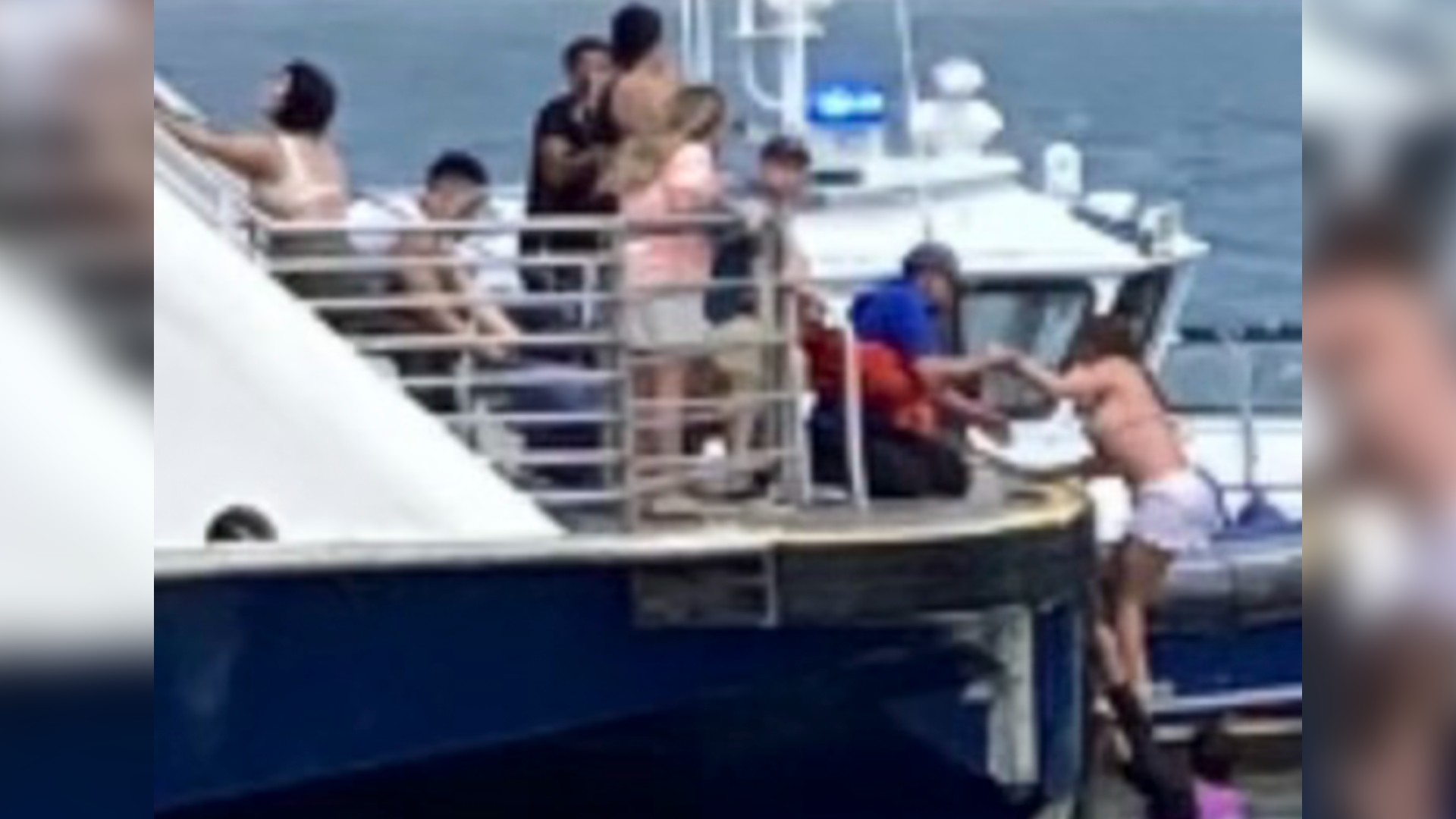 Woman, Child Killed When Boat Capsizes in NYC's Hudson River - Vimarsana News