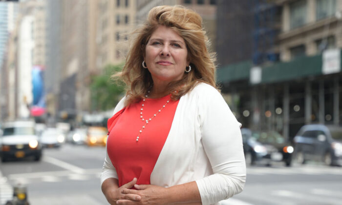 Naomi Wolf, author of “The Bodies of Others: The New Authoritarians, COVID-19 and the War Against the Human."
 (Ruilian Song/The Epoch Times)