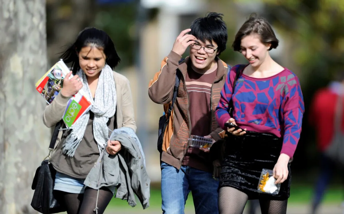 Tertiary students at the University of Melbourne in Melbourne, Australia, on May 8, 2012. (AAP Image/Julian Smith)