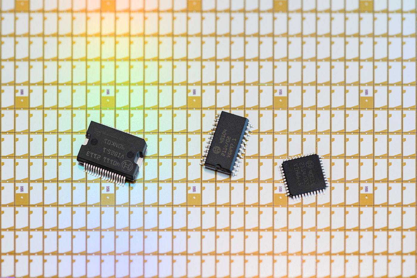 Chinese Military Using US Semiconductors to Train Combat AI, Report Says - Vimarsana News