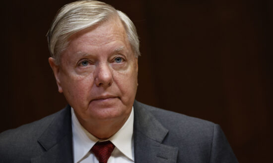 Sen. Lindsey Graham Must Appear Before Grand Jury, US Judge Rules