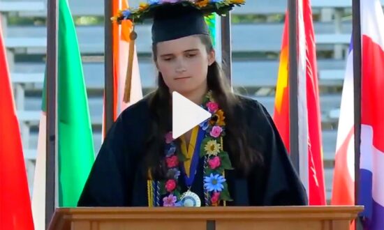 Valedictorian with Non-speaking Autism Gives Her College’s Commencement Speech