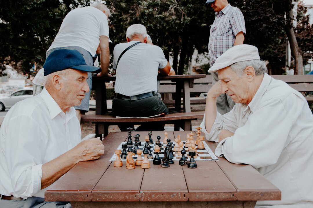 In older populations, maintaining bone, fat, and muscle may indicate better health from head to toe. (Photo by Vlad Sargu on Unsplash)