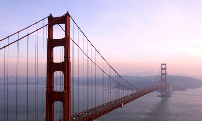 The Golden Gate Bridge in San Francisco on Dec. 20, 2006. (Gabriel Bouys/AFP via Getty Images)