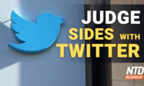 Twitter-Musk Trial to Start in October; Amazon Sues Facebook Groups Over Fake Reviews | NTD Business