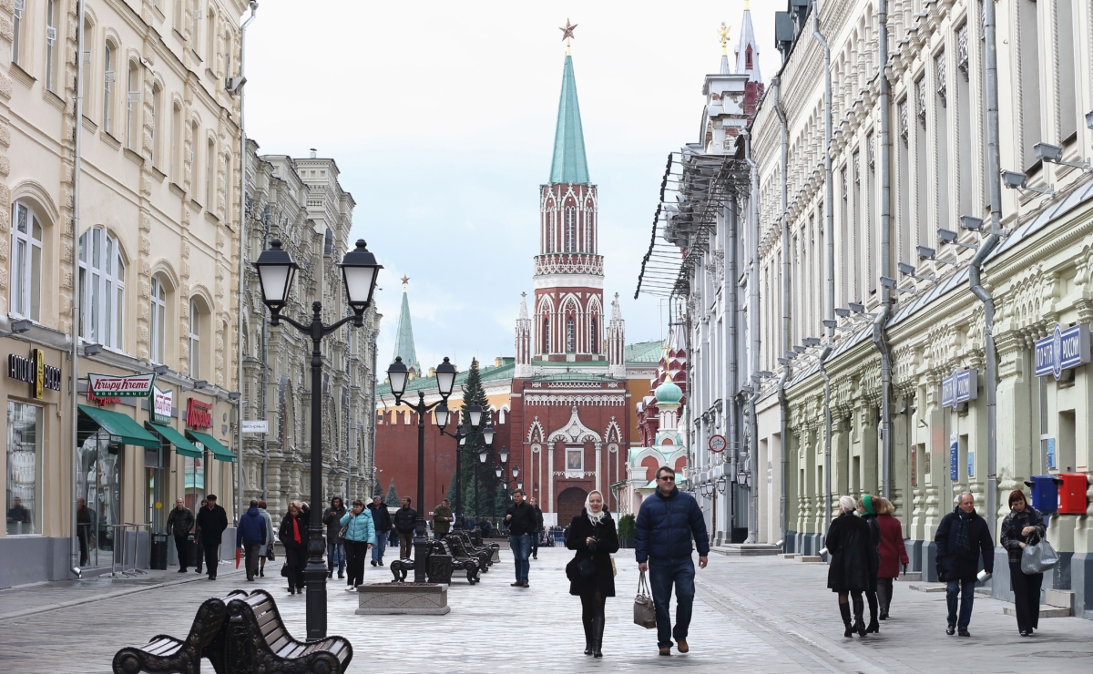 'Badge of Honour': Australian Author Blacklisted by Kremlin, Denied Access to Russia