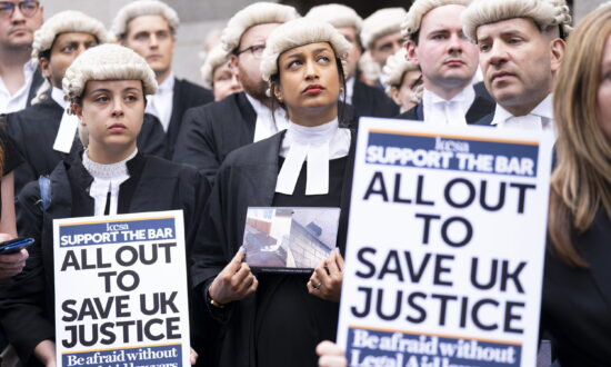 UK Solicitors Could Follow Barristers and Go on Strike Over Pay