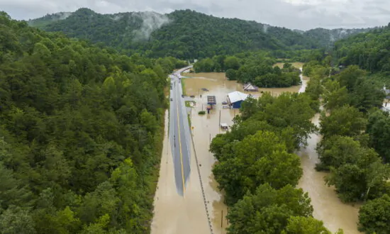 Appalachian Floods Kill at Least 16 as Rescue Teams Deploy