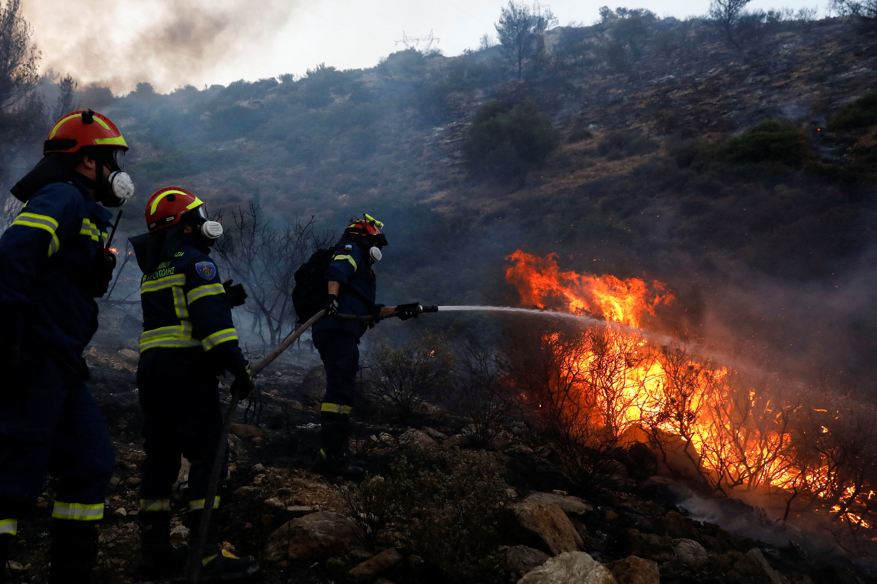 Wildfire Rages North of Athens, One Town Evacuated - Vimarsana News