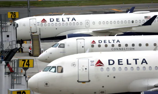 Delta Pilots Vote to Strike for New Contracts