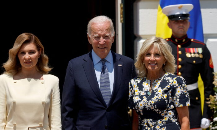 President Joe Biden (C) and First Lady Jill Biden (R) welcome Ukrainian First Lady Olena Zelenska (L) at the White House on July 19, 2022. (Jonathan Ernst/Reuters)