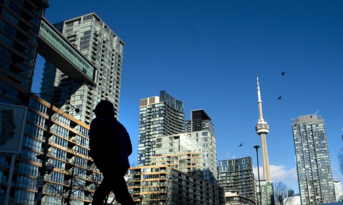 Toronto Condo Rents Drop for First Time in Three Years