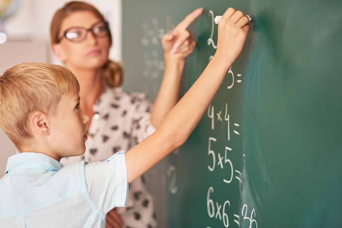 Traditional maths curriculums can be supplemented with real-life problem-solving activities to keep students motivated.
(gpointstudio/Adobe Stock)