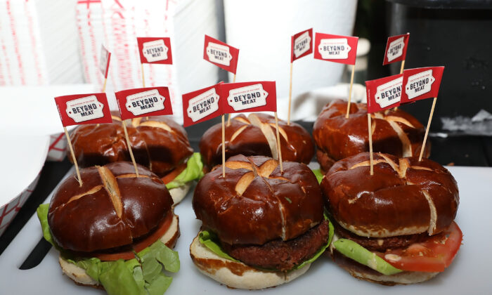 The South Beach Wine & Food Festival's Heineken Light Burger Bash, where Al Roker's booth served the Beyond Burger in Miami Beach, Fla., on Feb. 24, 2017. (Aaron Davidson/Getty Images for Beyond Meat)