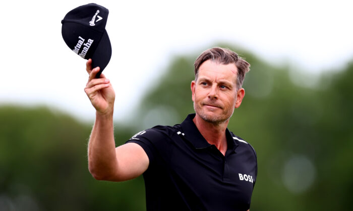 Henrik Stenson of Sweden acknowledges the crowd during Day Four of the Volvo Car Scandinavian Mixed at Halmstad Golf Club,in Halmstad, Sweden, on June 12, 2022. (Naomi Baker/Getty Images)