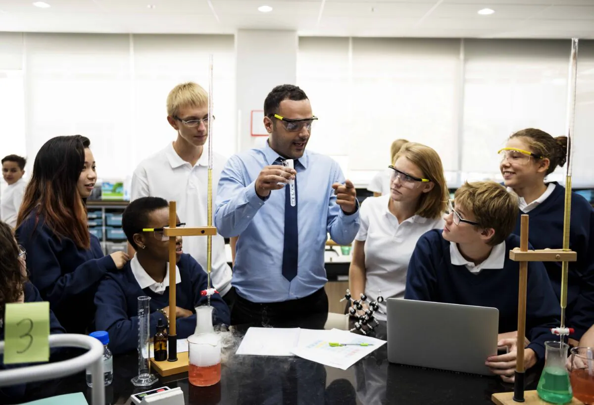 All students can learn, whether they come from a privileged background or not. Our job as teachers is to make this happen.
(ShutterStock)